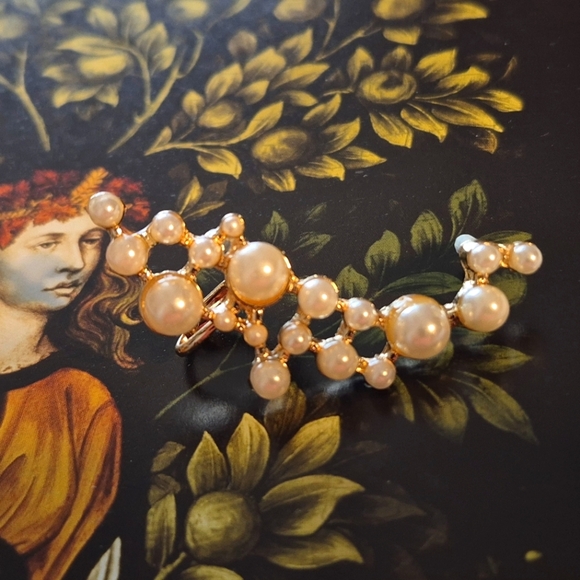 Gold And Pearl Cuf Long Earring - Picture 1 of 4